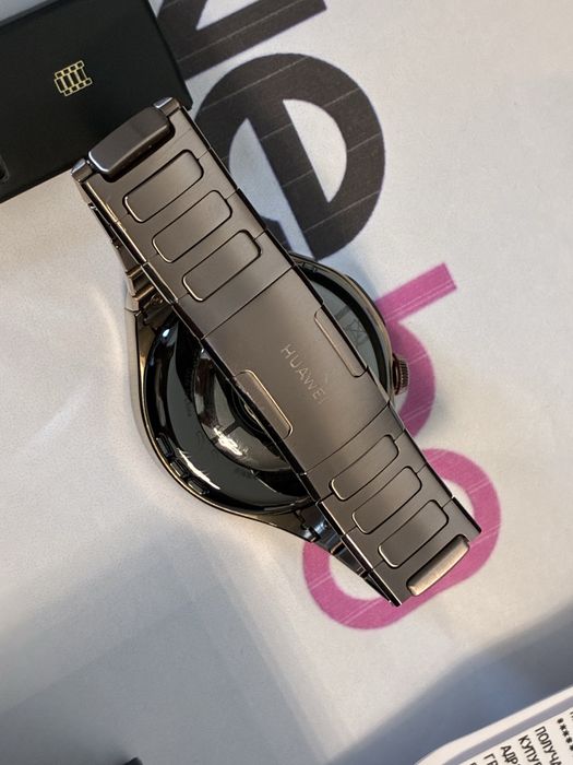 КАТО НОВ 42mm Huawei Watch 5 OZONE Гаранция 2027 Gold Titanium