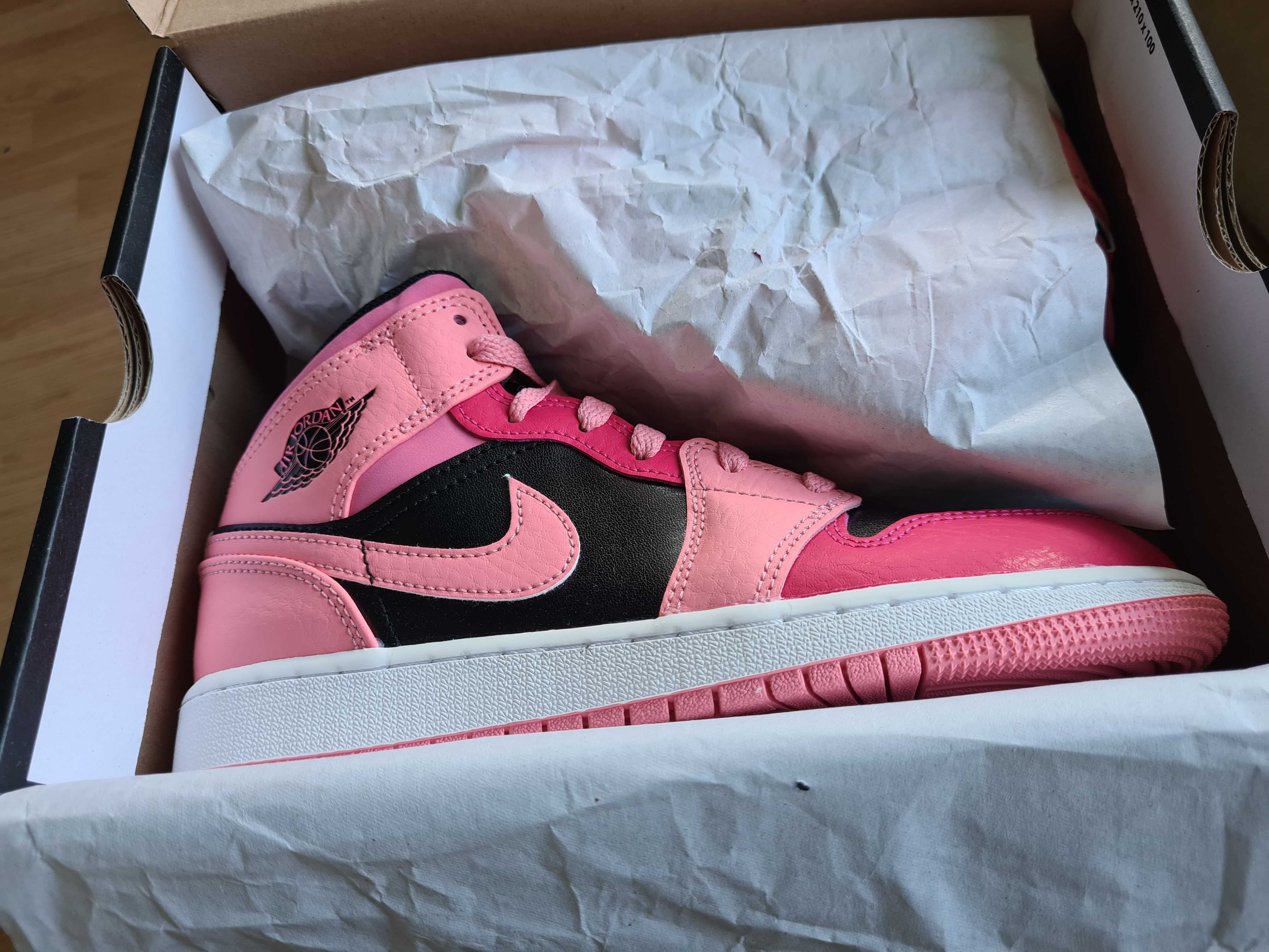 Jordan 1 Coral Chalk (Pink/Розови) 36