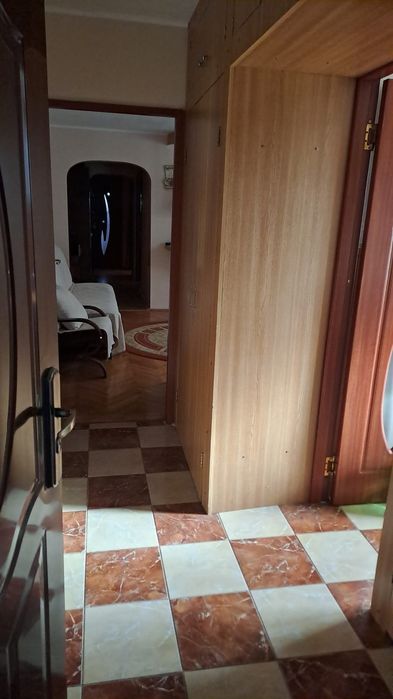 Apartament 3 camere de vanzare
