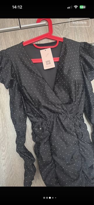 Vand rochie cu pietricele