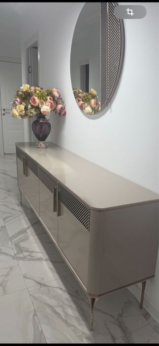 консоль с зеркалом