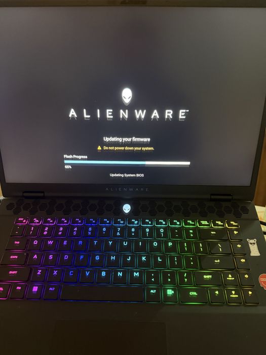 Alienware m16 R2 Gaming Laptop