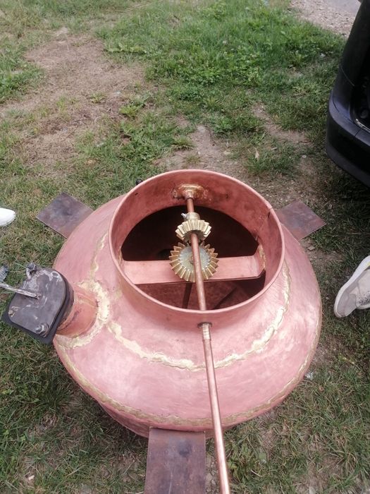 Vând cazan de țuică de 150 L cu toată instalația de pe stoc avem și al
