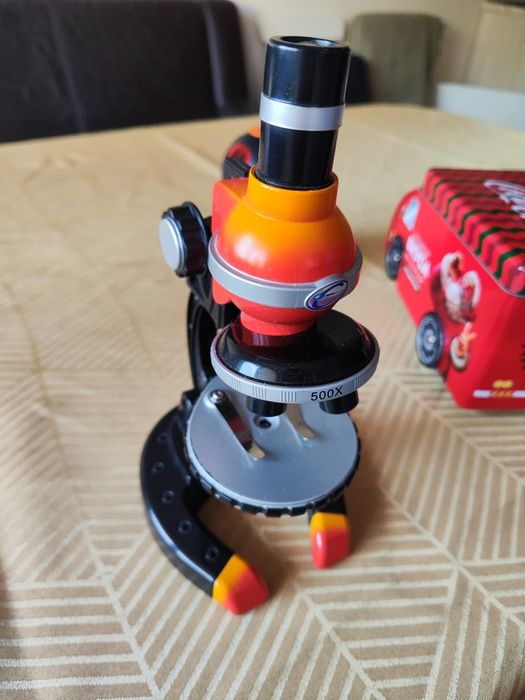 Детски микроскоп