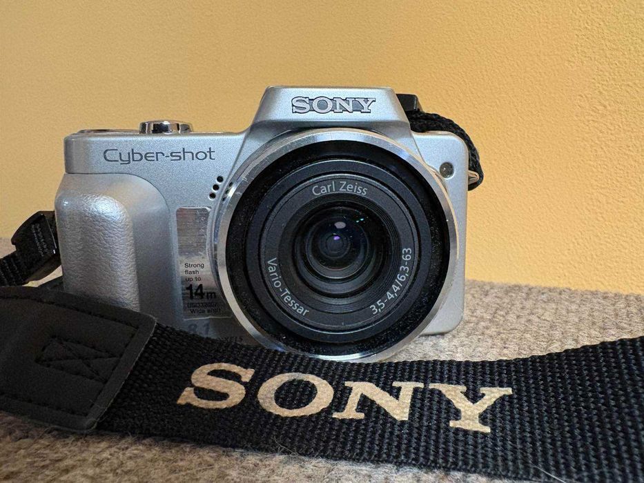 Фотоапарат Sony Cyber Shot DSC-H3, сив