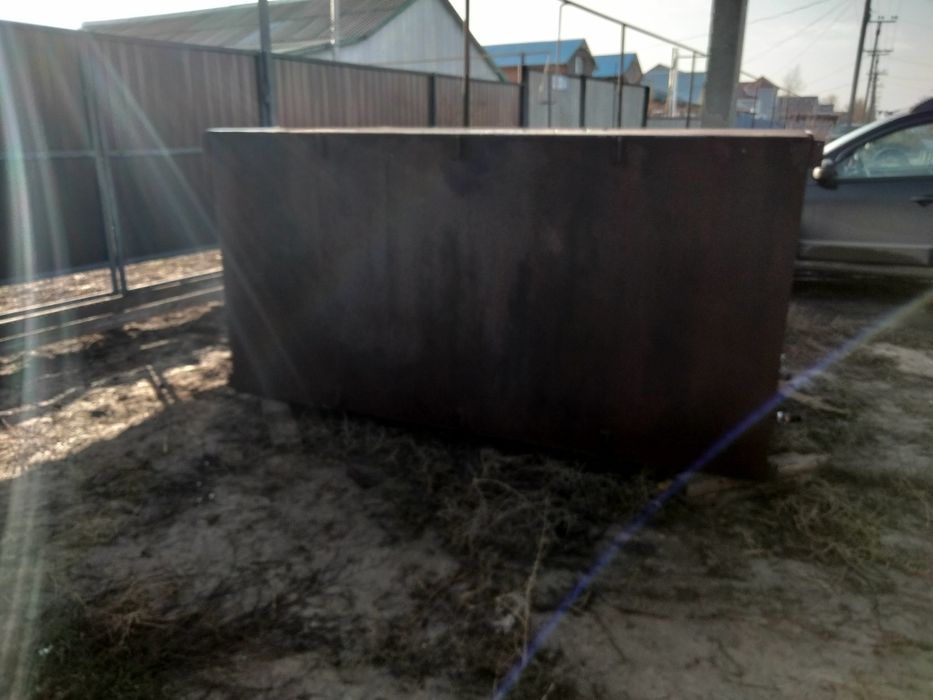 Емкость для воды, зерна.