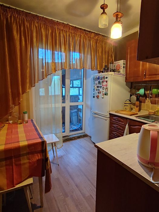 Продаётся 3х комнатная квартира на 7м мкр (свечка)