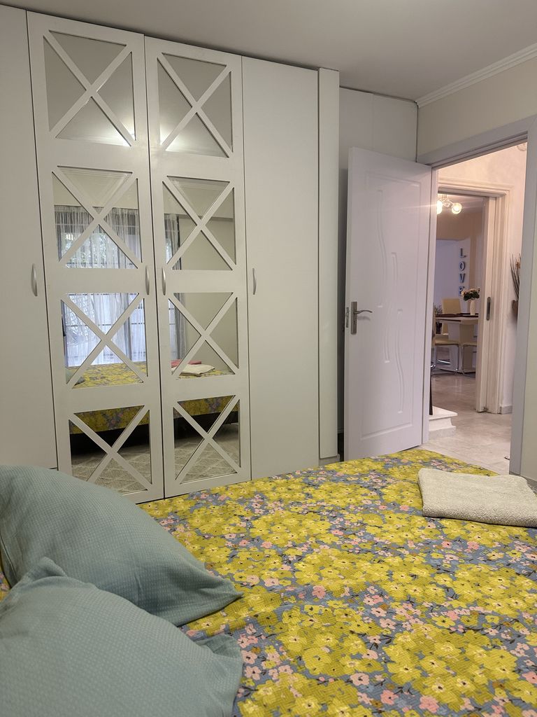 Продава се Тристаен апартамент в София, 7-ми 11-ти километър - 126 кв.м за 1866 €/кв.м - Снимка #3