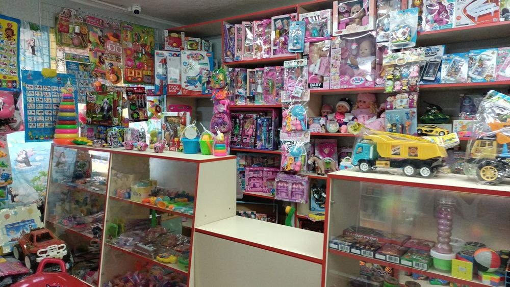 Продам наработанный отдел игрушек.Отдел находится в центре города.