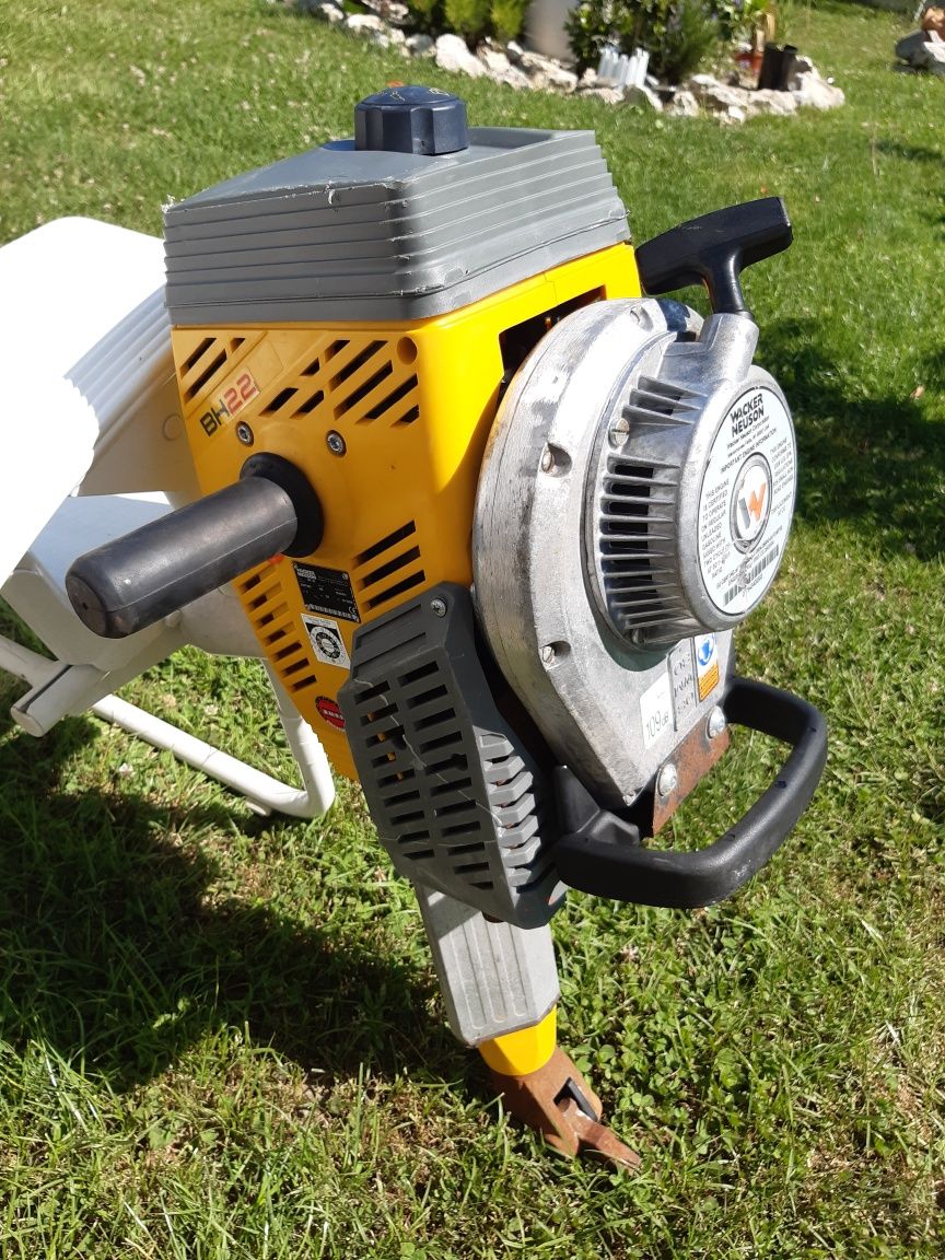 Picamer cu motor termic WackerNeuson