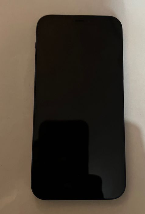 Vând iPhone 12, în stare foarte bună