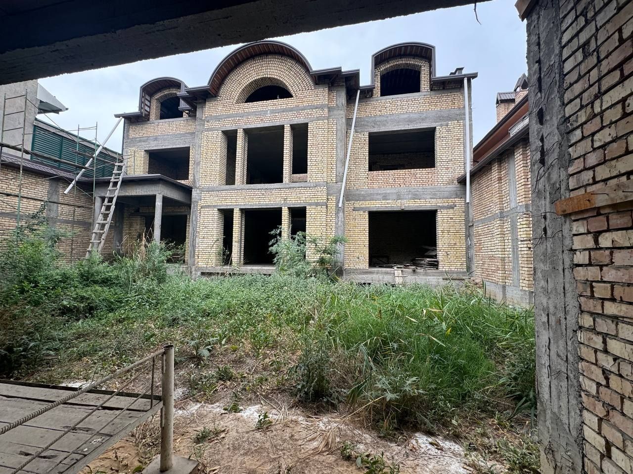 Продажа Евро коробка Расположен Амира темура