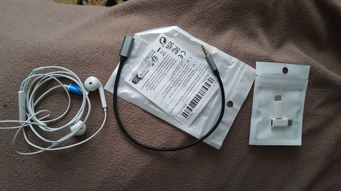 Casti Apple + "accesorii"