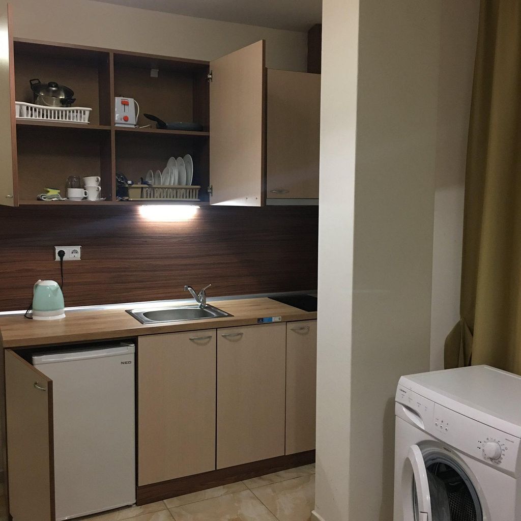 Продава се Хотел в Бургас, Център - 1000 кв.м за 1500 €/кв.м - Снимка #1