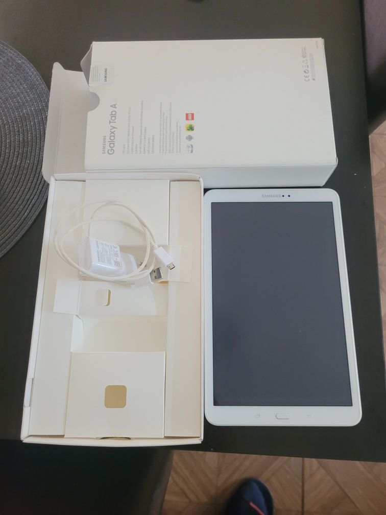 Vând tabletă Samsung Galaxy Tab A6