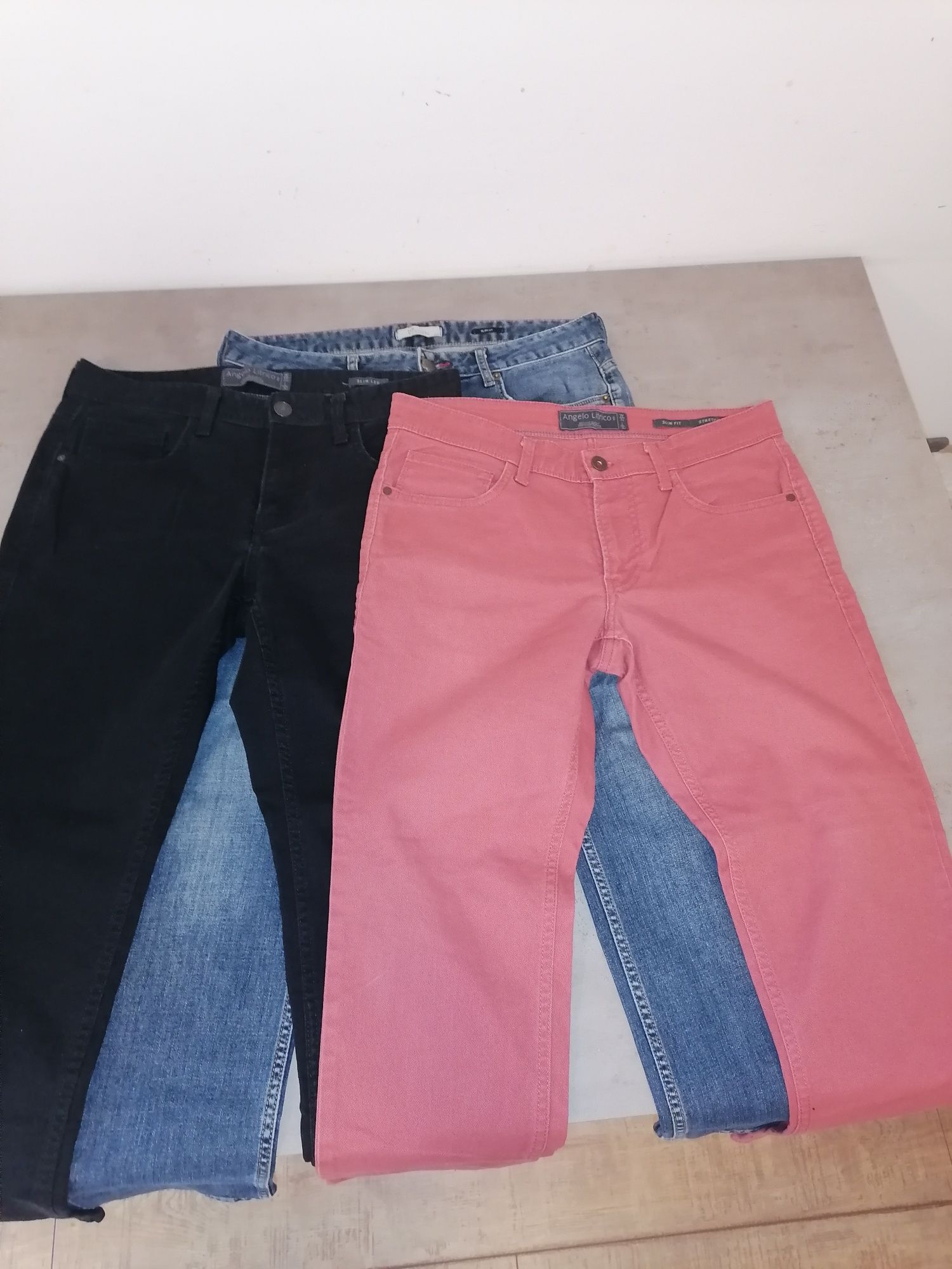 Jeans/ 3 perechi