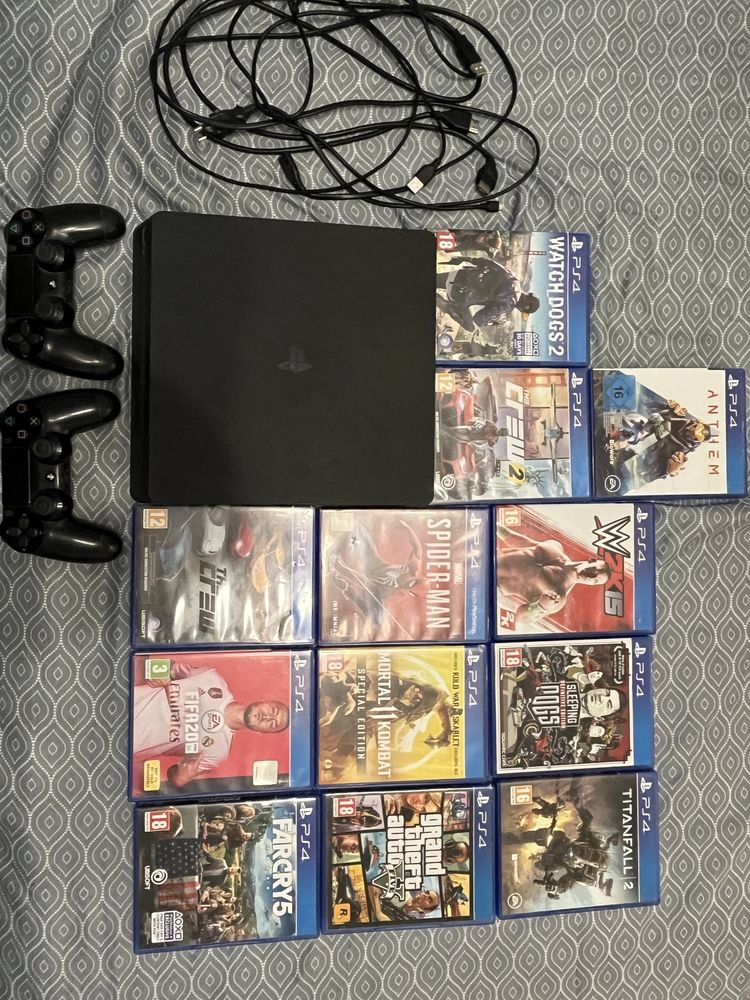 Playstation 4 slim с два джойстика