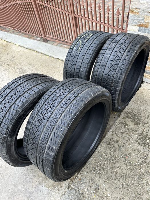 Anvelope iarna 265/40/20 Ca Noi marca Triangle winter