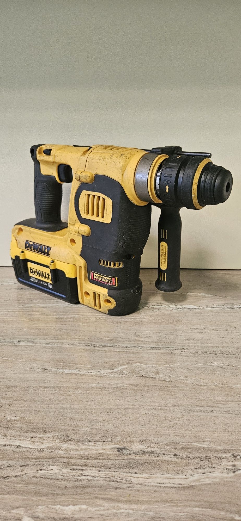 Dewalt Перфоратор DCH364 36V