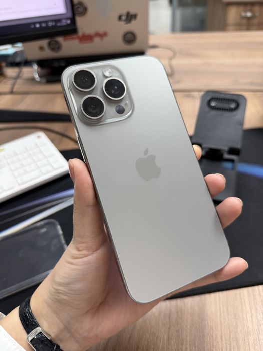 15 pro max 256gb E SIM