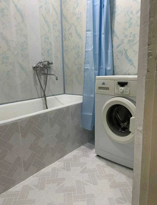 Квартира продаётся Чиланзар 8 2/4/4 кирпич меб тех бал 2*6 парус