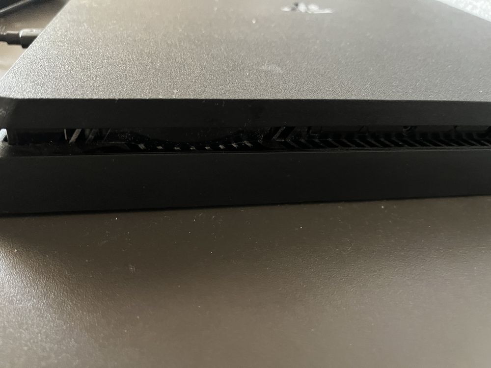Playstation 4 + ПОДАРЪК
