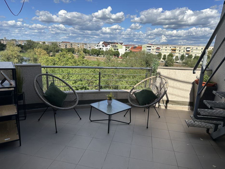 Apartament de închiriat !