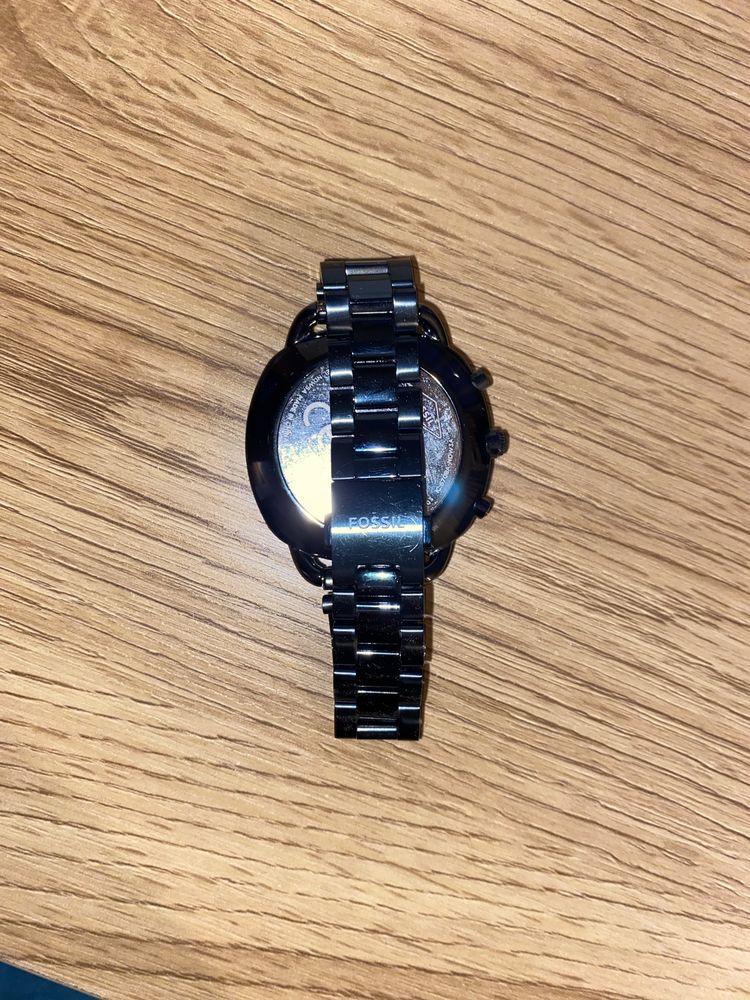 Часовник Fossil Hybrid Q