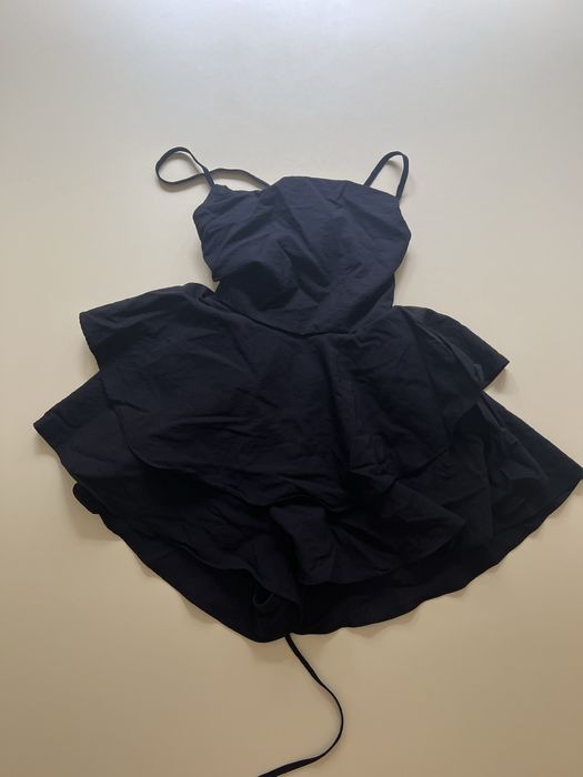 Поли, долни дрехи