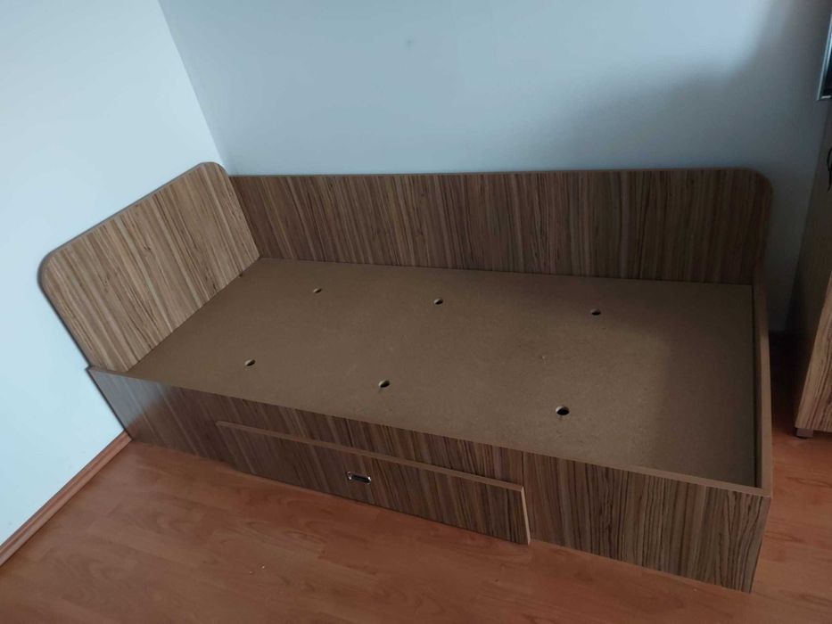 Pat pentru o persoana