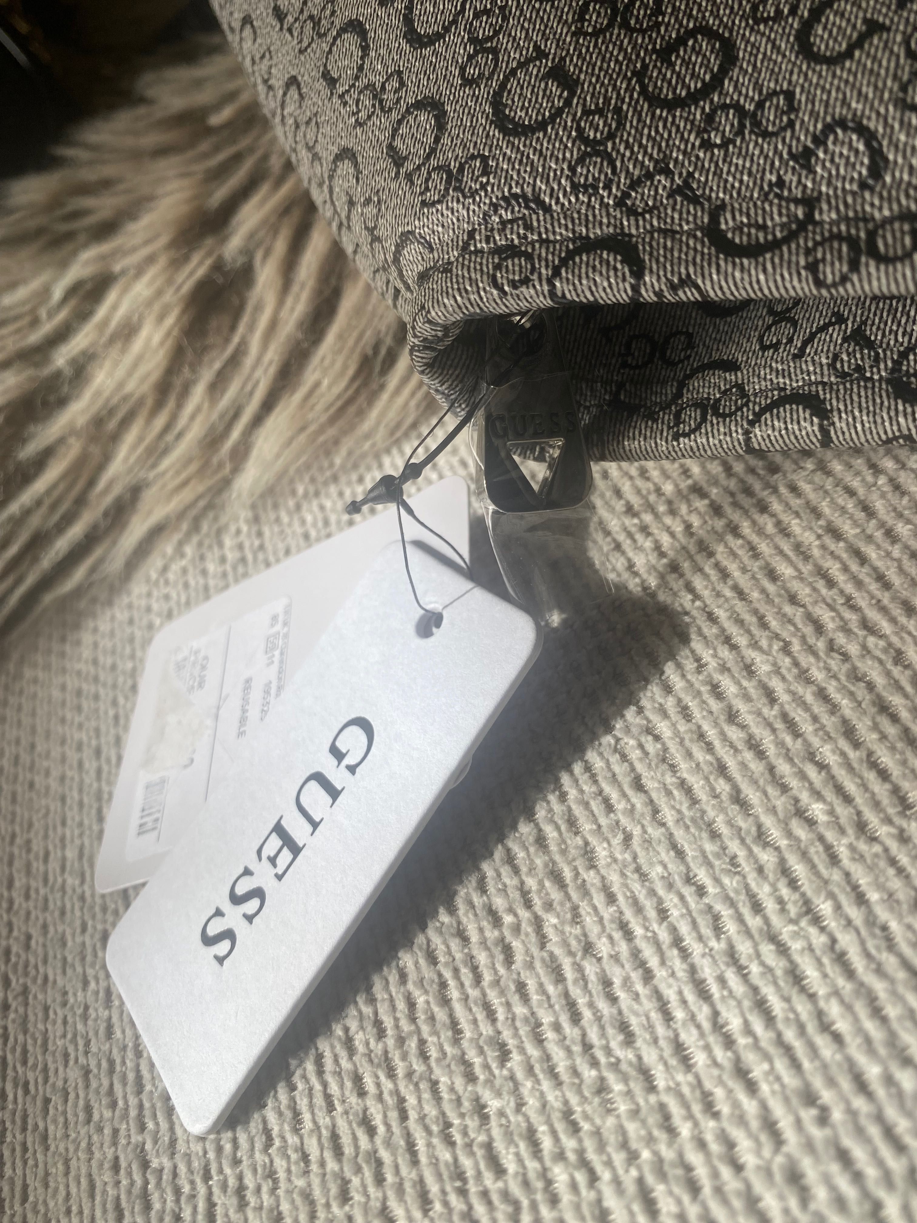 Оригинална чанта на Guess (Lunch bag)