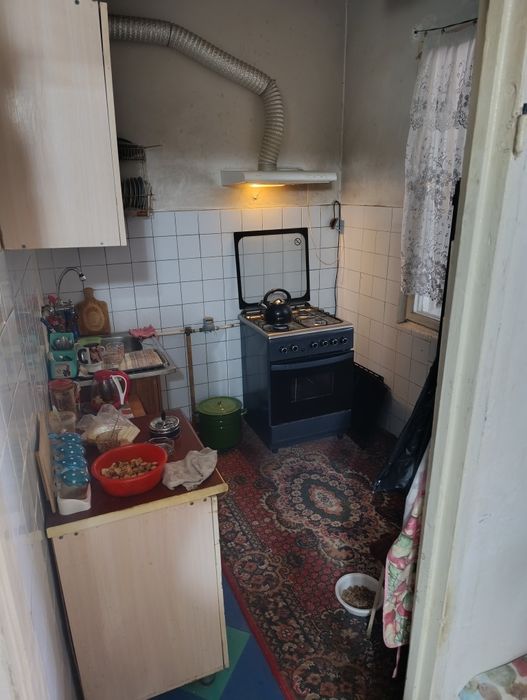 Спутник 17 да жойлашган 3 хонали хонадон — 1-қават, ҳовлиси билан,