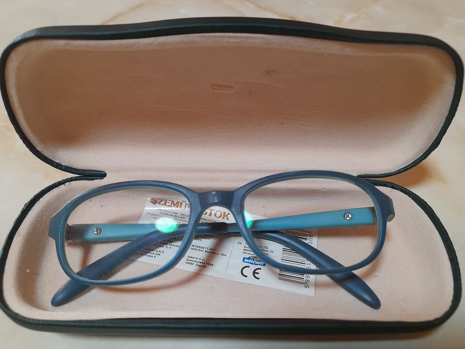 Ochelari corecție băieți cu 2 tipuri de lentile de corectie