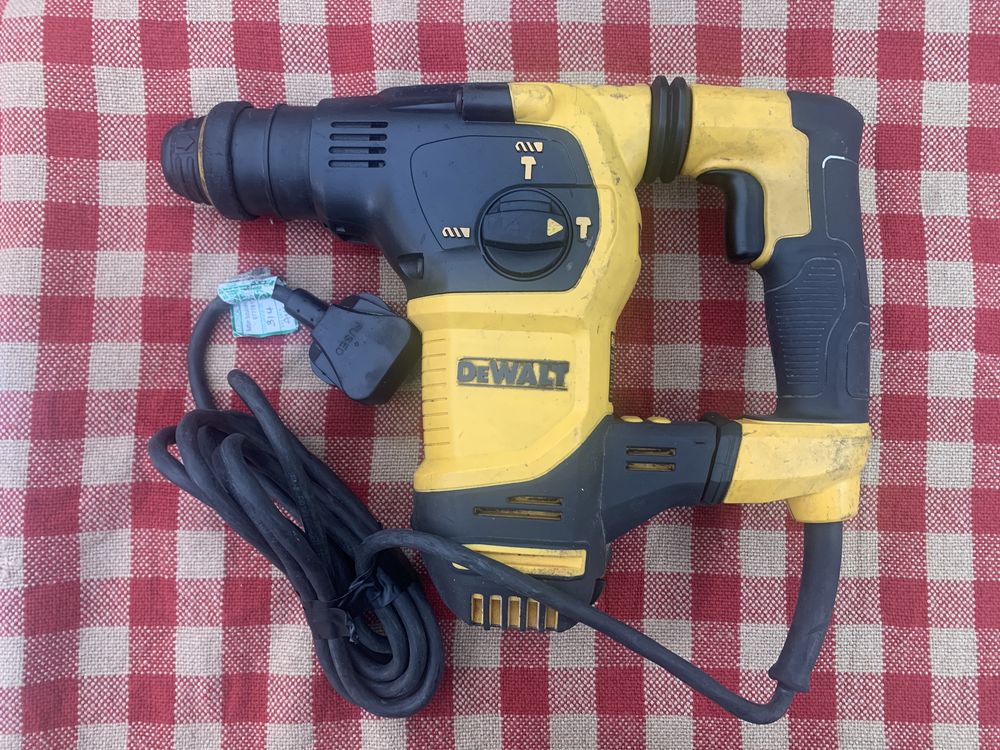 DeWALT D25334/перфоратор