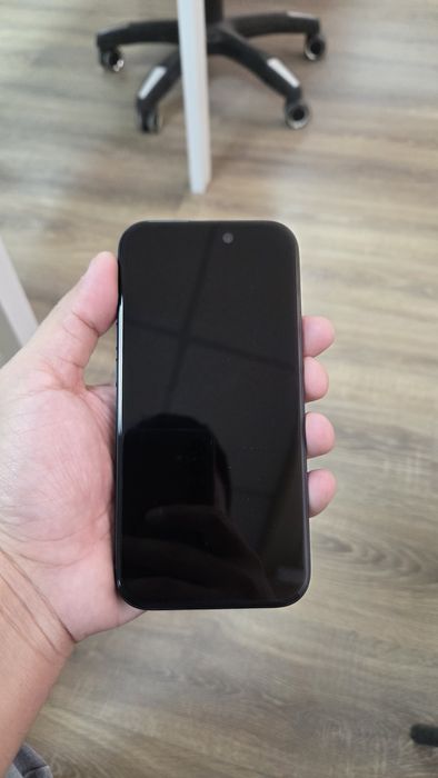 Продам iPhone 15 256gb 100% аккумулятор