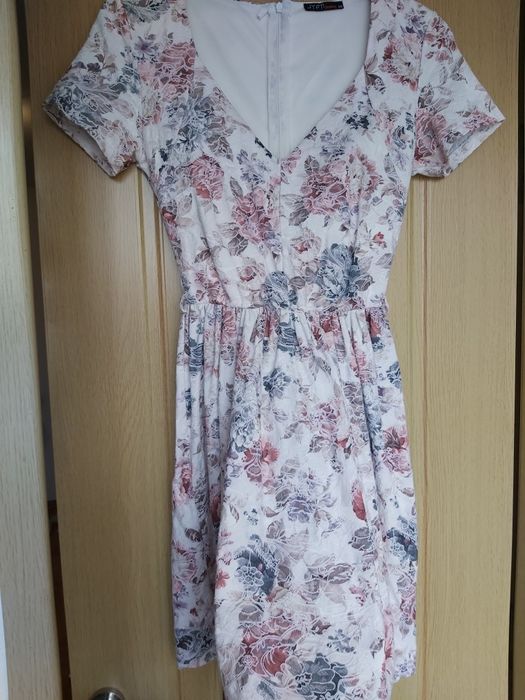 Rochii mini de zi, diverse modele/culori/masuri