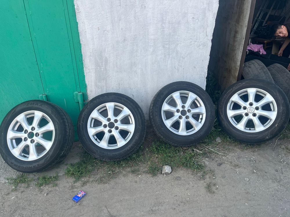 Прдам диски с шинами