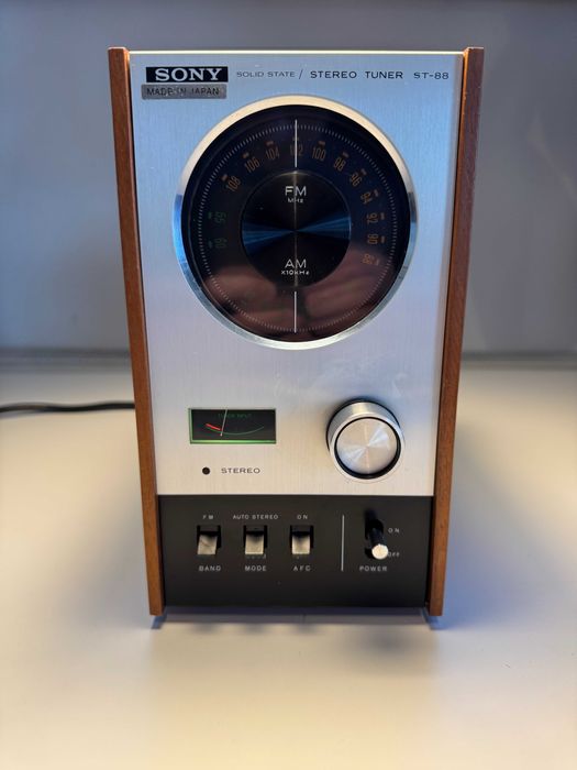 SONY ST-88 Stereo AM/FM Tuner - Original Box