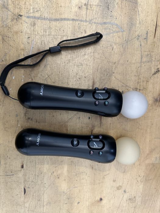 Vand doua controlere manete playstation 4 ps4 sau playstation 3 moove