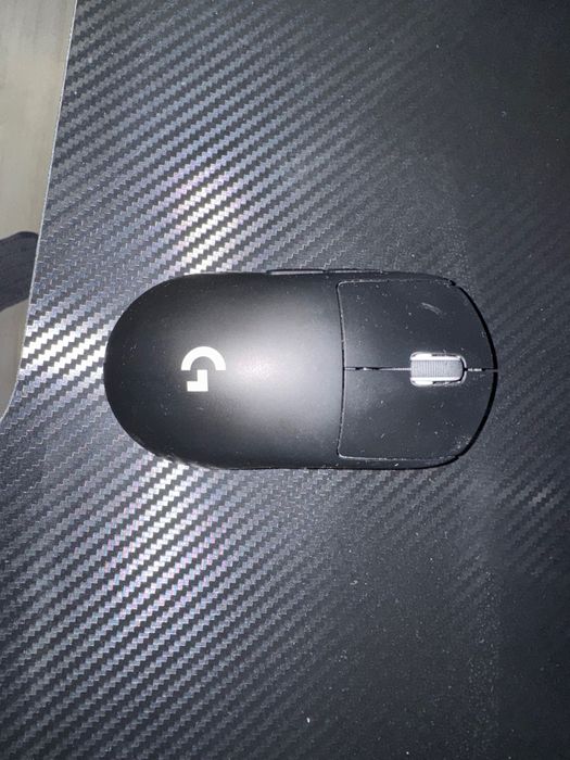 Продам мышку игровую Logitech G pro Superlight 2