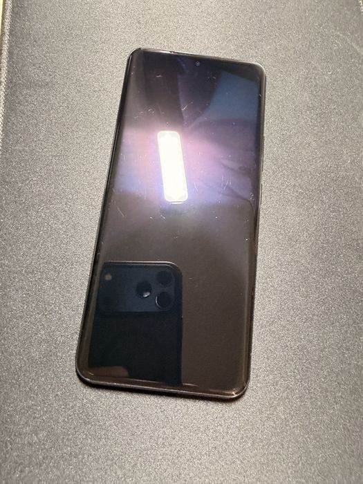 Honor 90 usor avariat