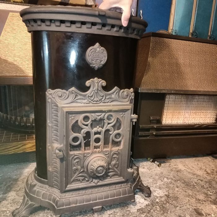 Șeminee soba pe lemne și pe gaz in stare buna de funcționare