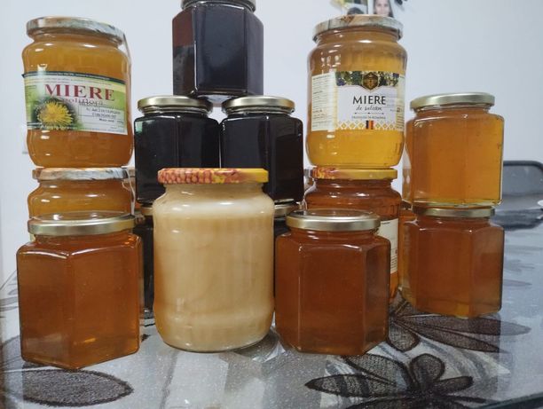 Miere salcâm, miere polifloră, miere rapiță, miere mană și miere tei.