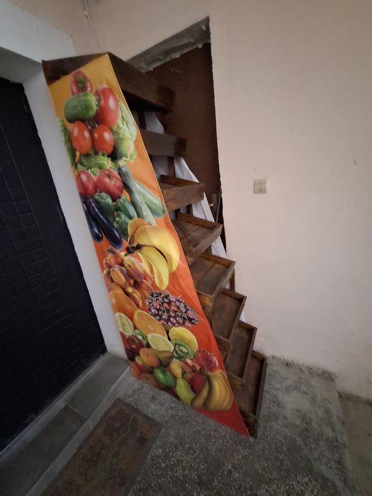 Дървен стелаж за зеленчуци