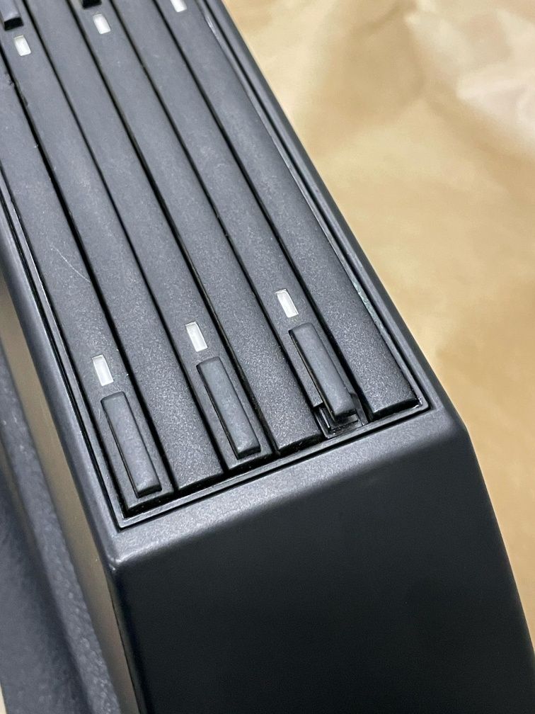 CD Holder за BMW e36 поставка за дискове бмв е36