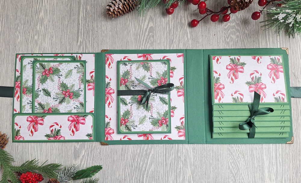 Скрапбук албум в зелено, с коледни елементи, ръчна изработка /53.36