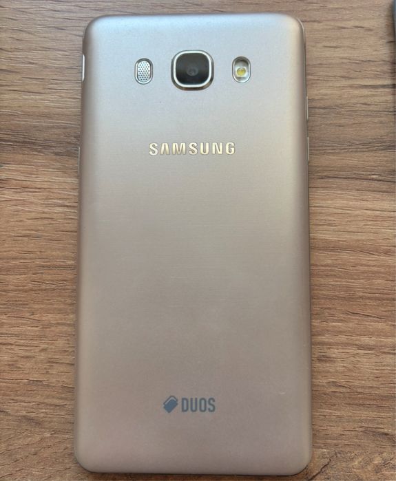 Продам Samsung J5 в хорошем состоянии.СЛОМАН ЗАЩИТНЫЙ ЭКРАН!!!