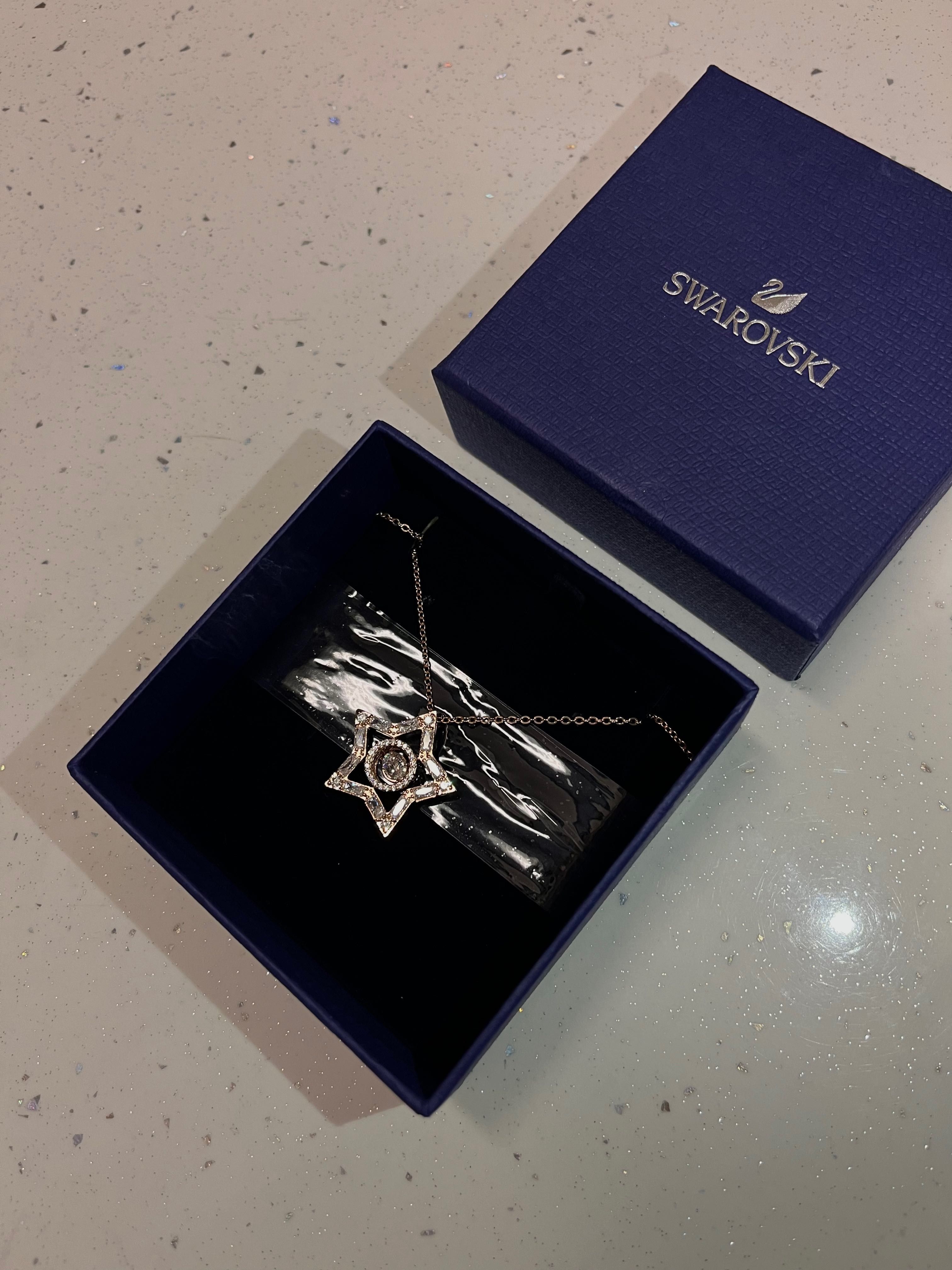 Оригинално Swarovski колие