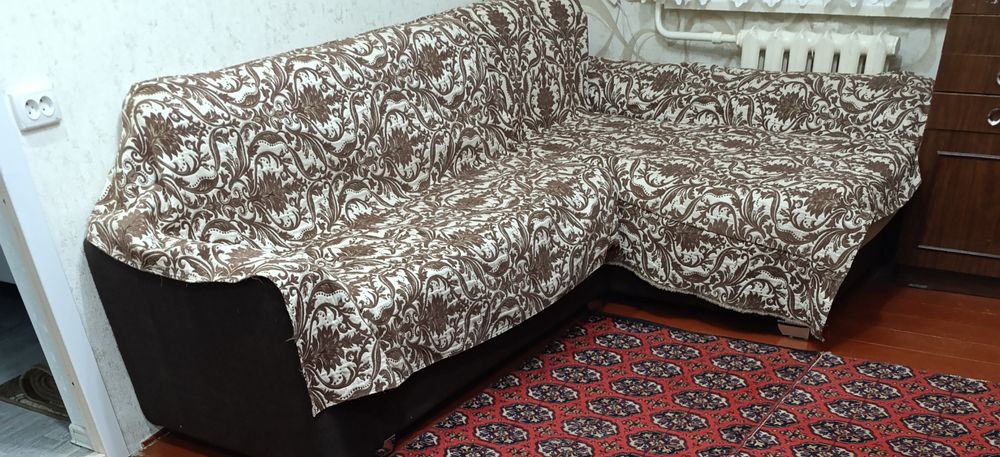 Продается диван угловой в очень хорошем состоянии