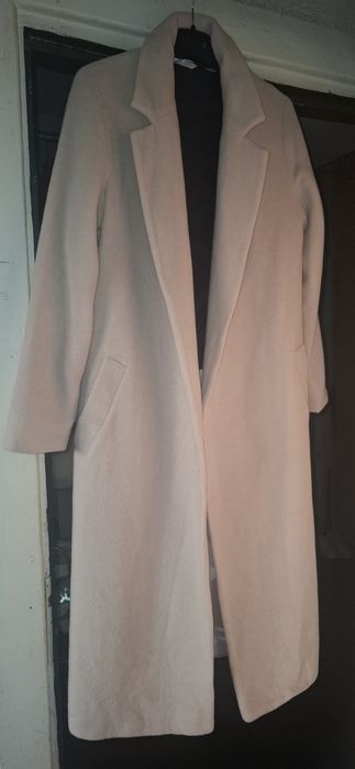 Бежевое  пальто  38-40